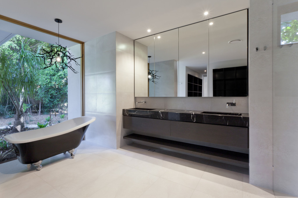 A luxury bathroom with beautiful fixtures